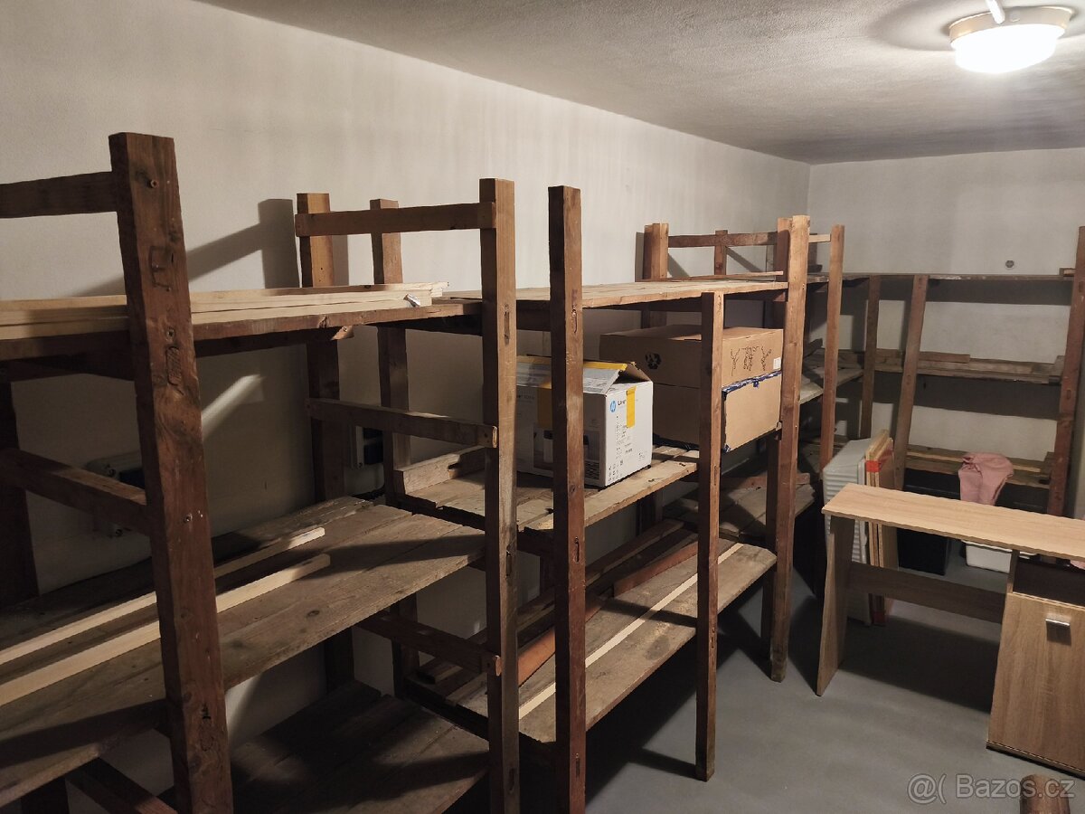 Dřevěné regály - 2