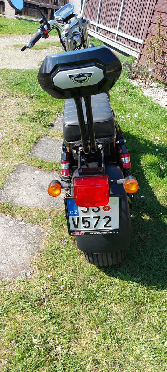 Elektroskútr Hecht COCIS - 2