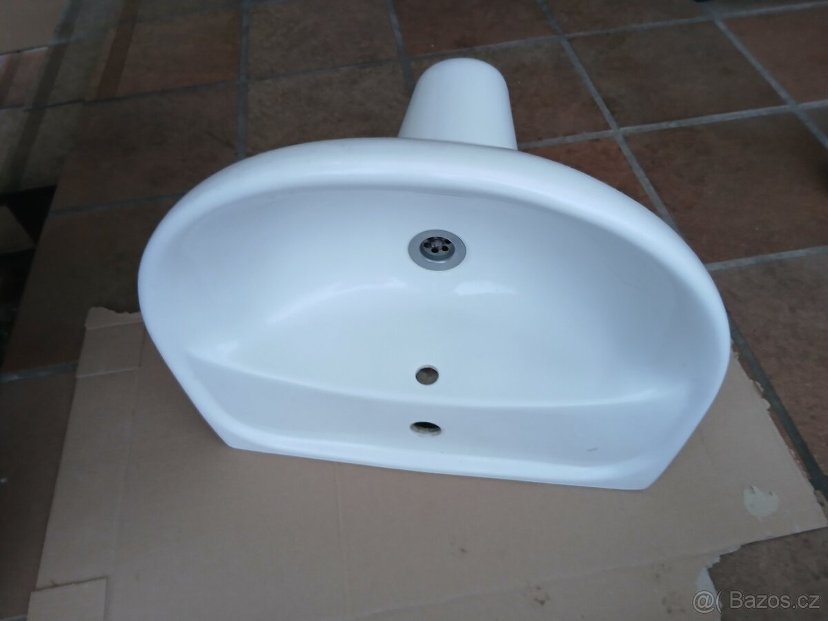 starší umyvadlo - 2