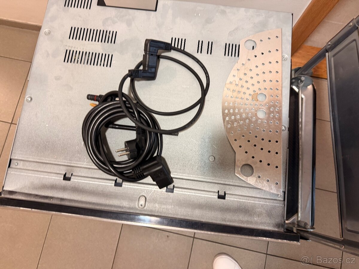 Prodám vestavný kávovar Miele - 2