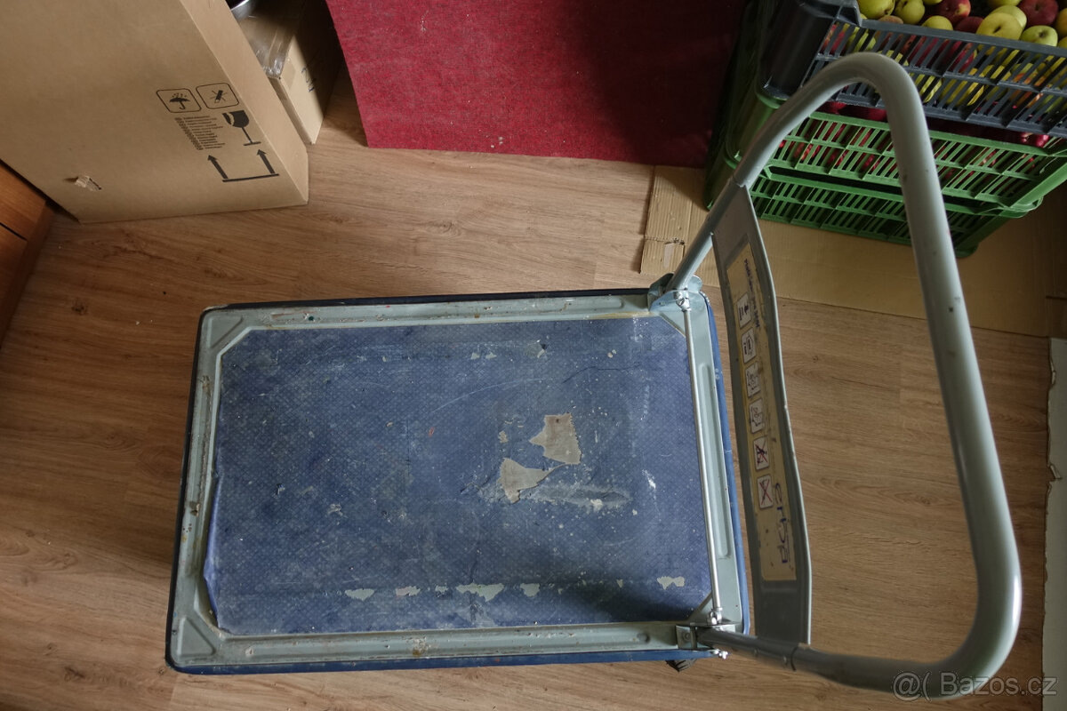 Plošinový manipulační vozík - 2