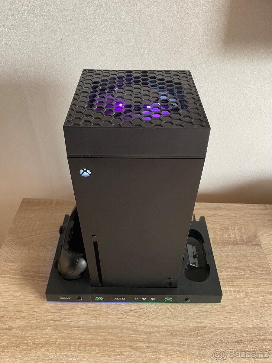 iPega multifunkční nabíjecí stojan - Xbox series X - 2