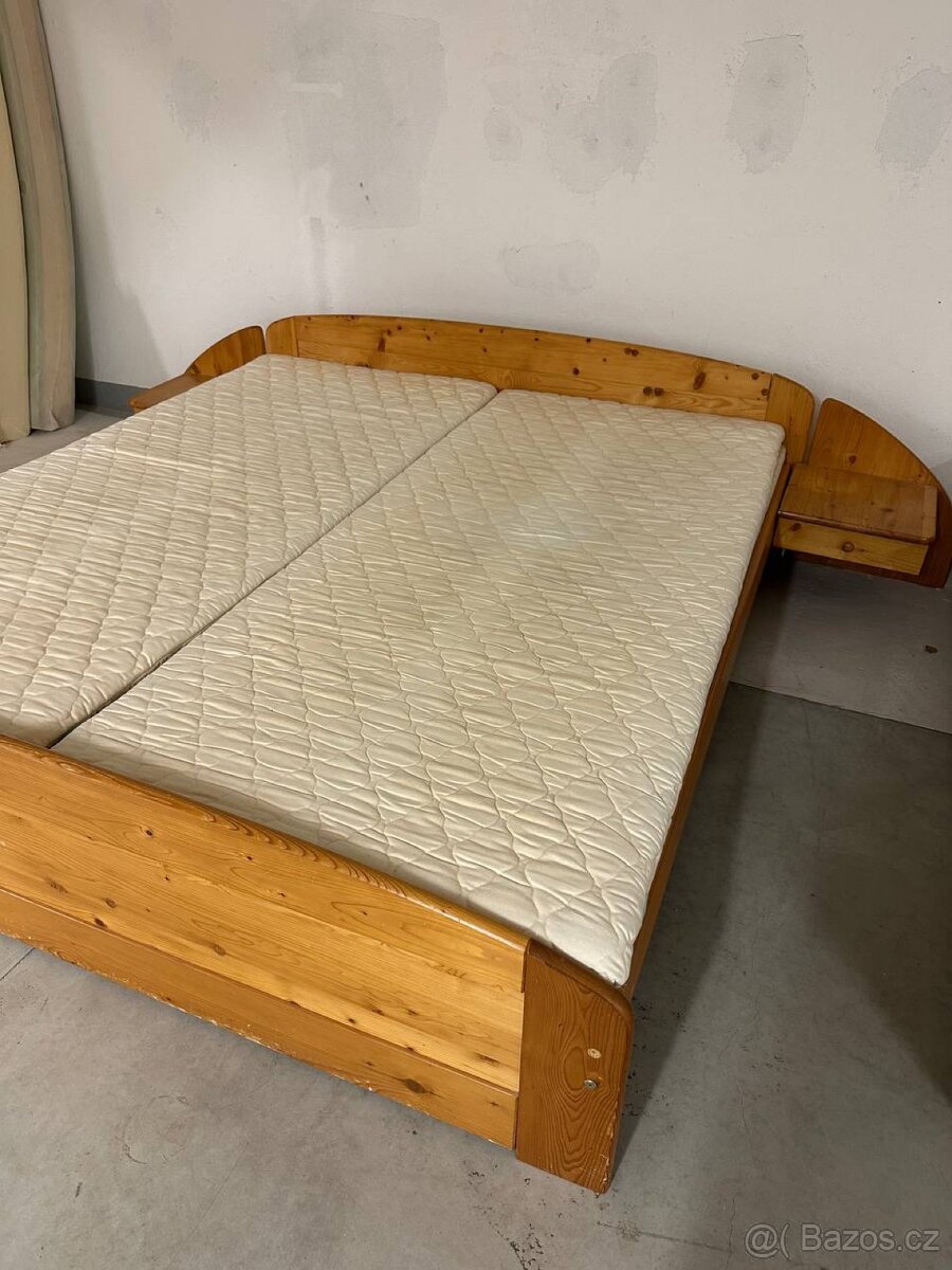 Dřevěná manželská postel 180×200 cm + rošty + matrace - 2