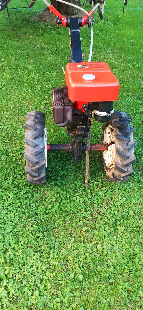 Vari systém tera malotraktor v dobrém stavu. Motor dvoutaktn - 2