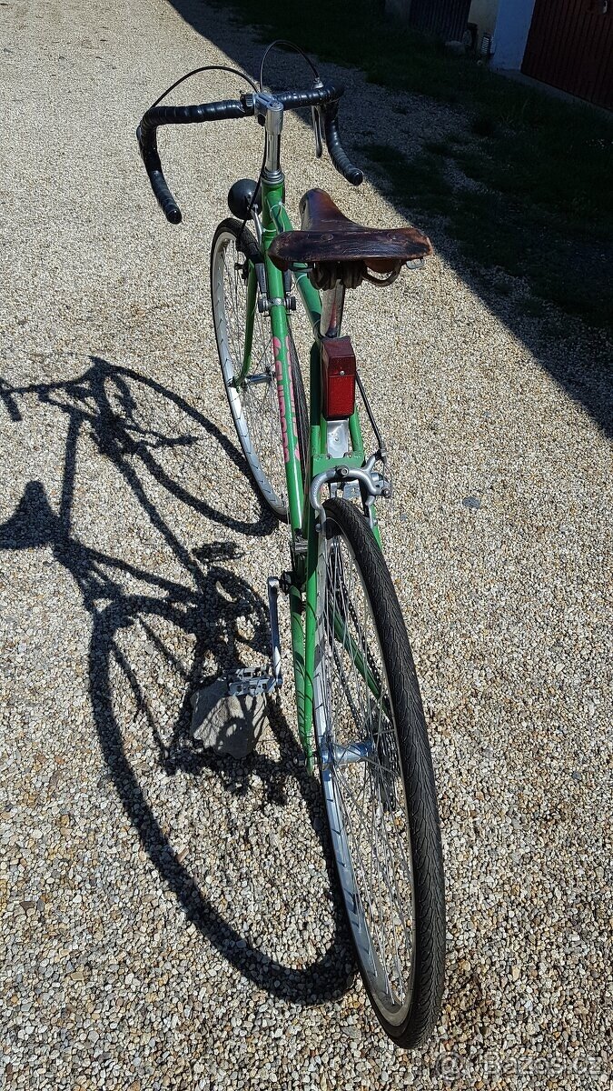 Silnični kolo nové pláště - 2