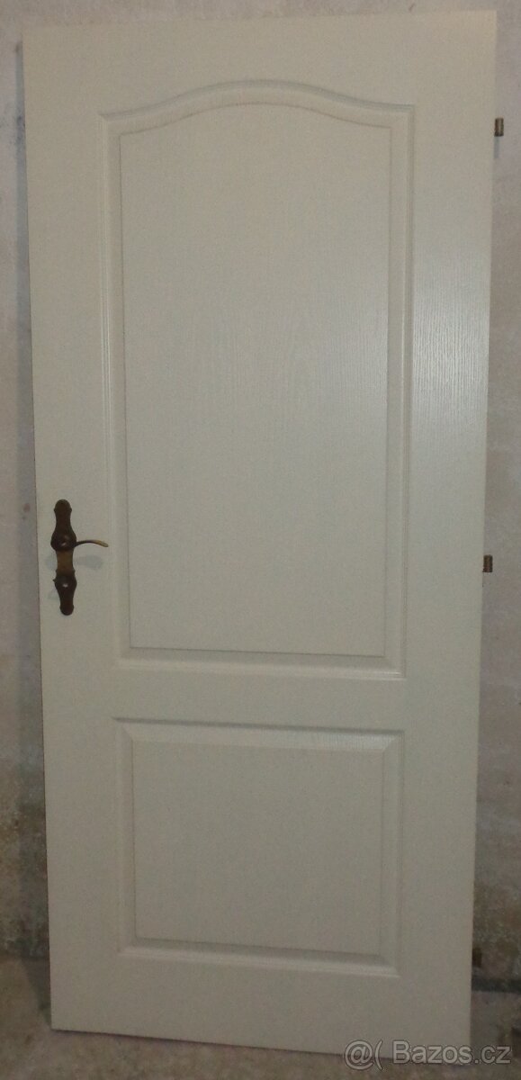 VELMI ZACHOVALÉ DVEŘE, SE ZÁMKEM A KOVÁNÍM - 2