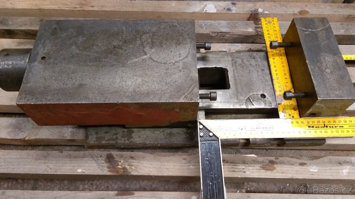 Strojní svěrák dílenský - 2