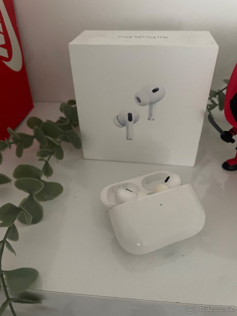 Apple Airpods 2 PRO + nabíjecí kabel - 2