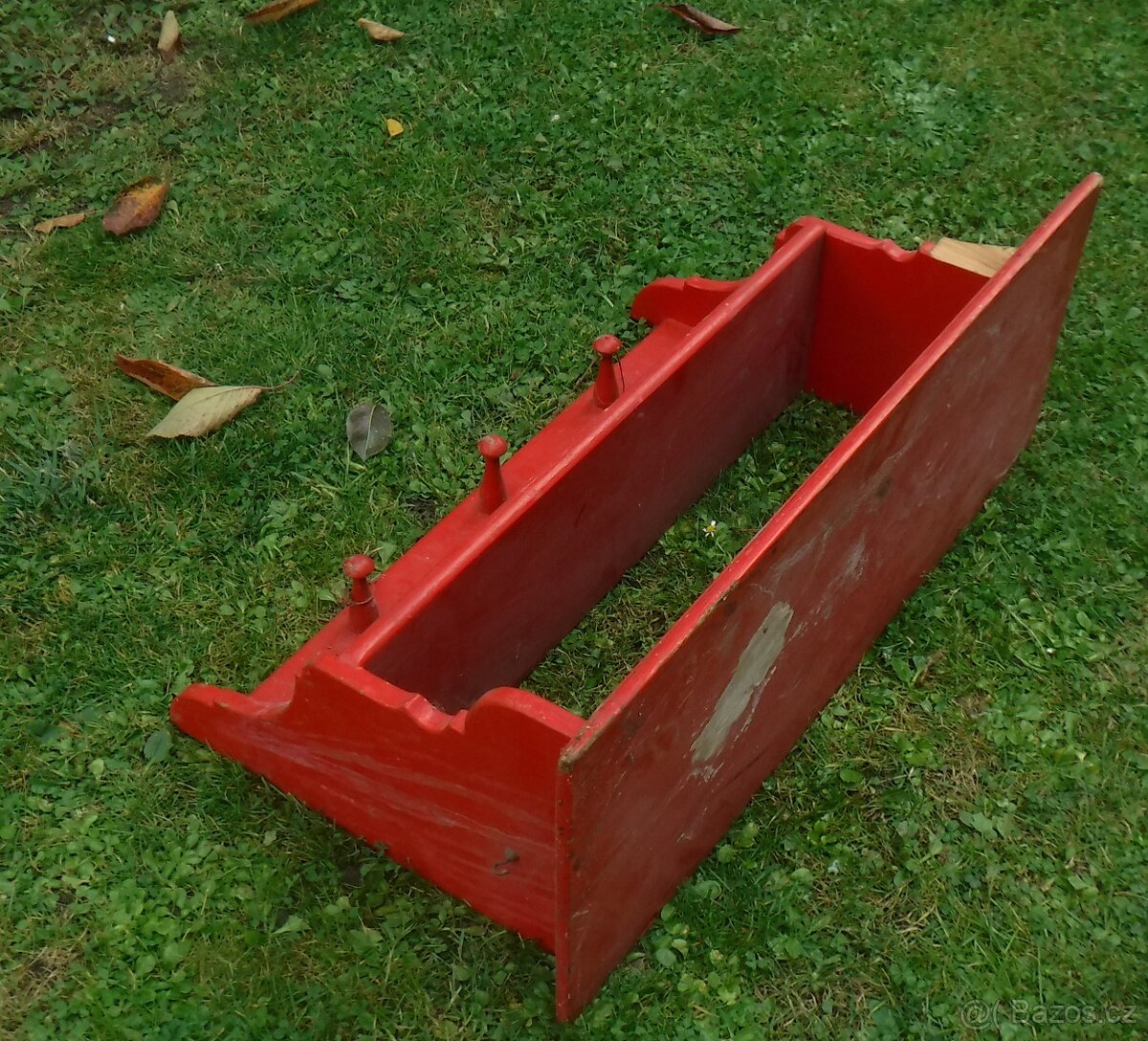 Závěs.poličky,deska šic.stroje, dětské skládací židličky - 2