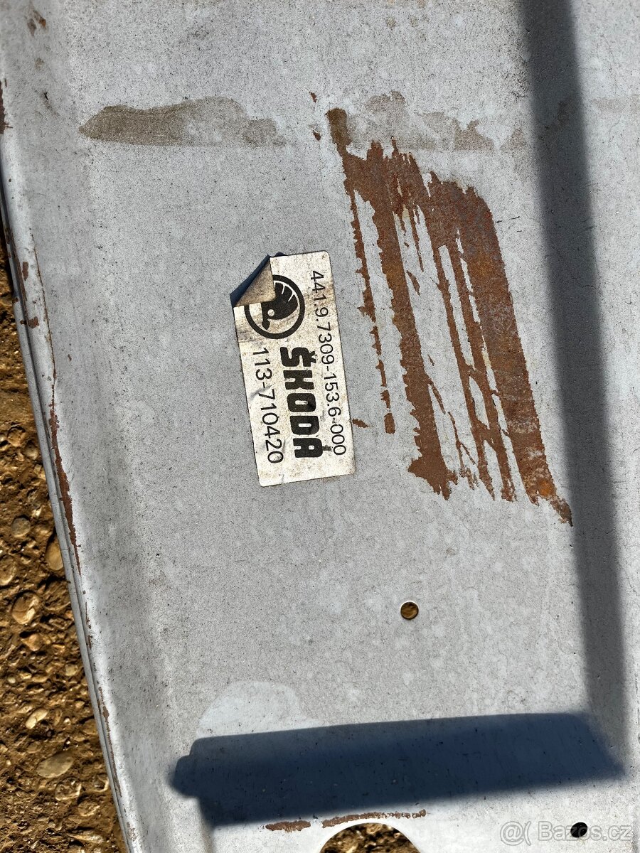 Zadní čelo Škoda 105, 120, 130 - 2