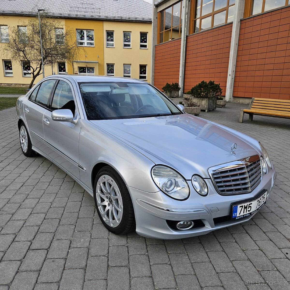 Mercedes-Benz E200 - 2