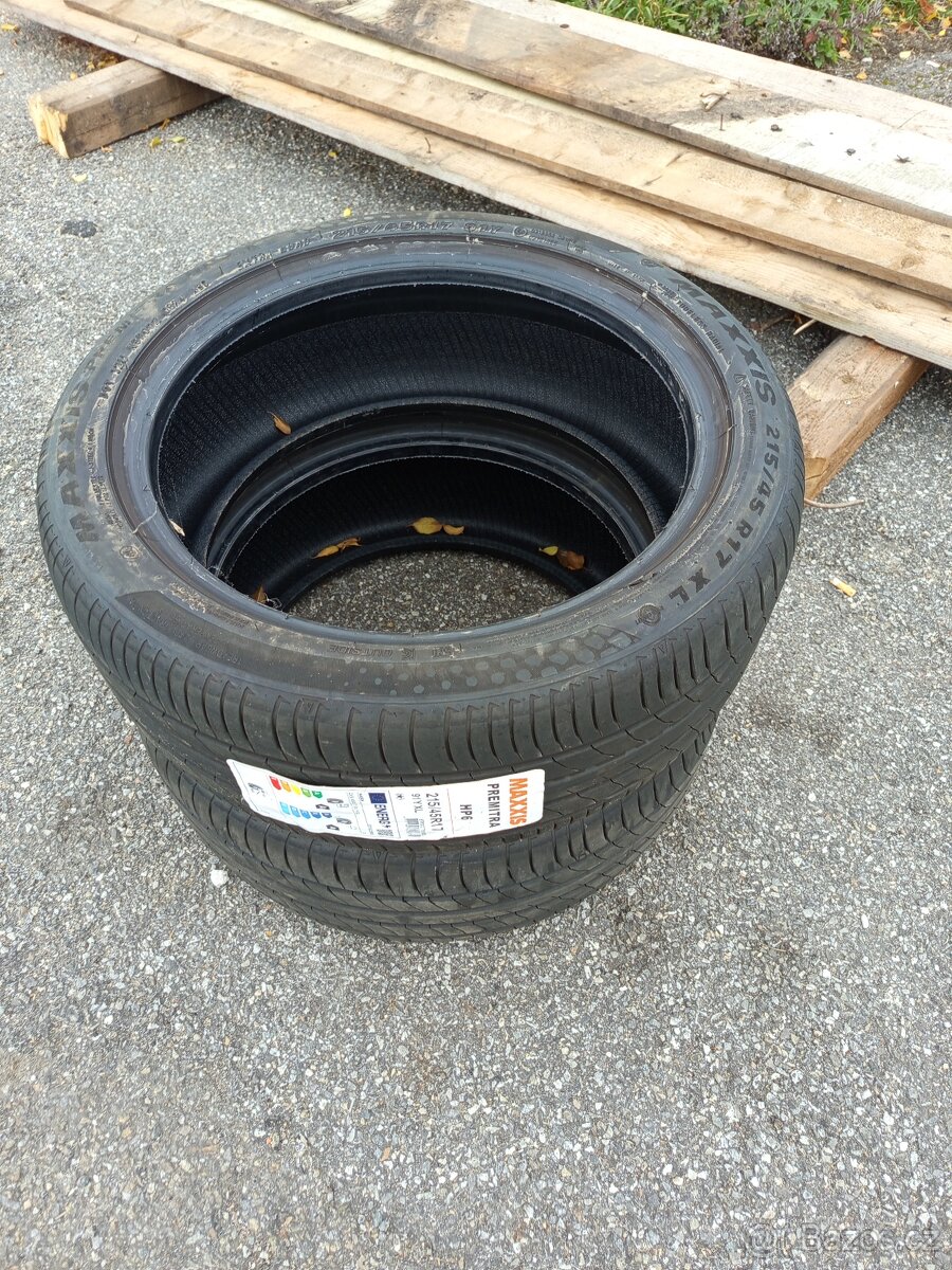 215/45 R17 Maxxis - 2