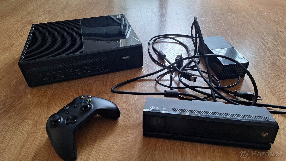Xbox One 500 GB + ovladač + kinect - 2