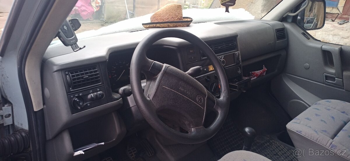 Prodám Volkswagen Caravelle - SPĚCHÁ - 2