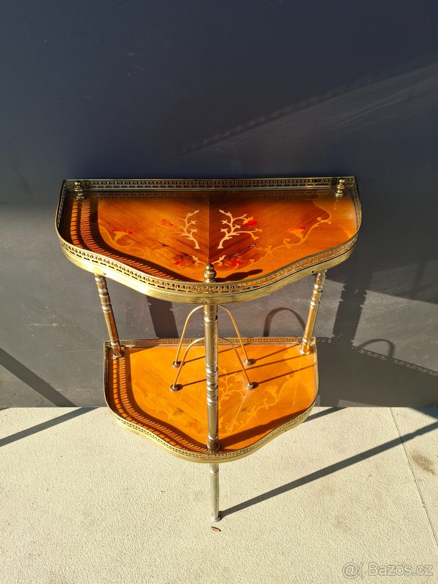 Italský konzolový stolek s intarzií a mosazí - 2