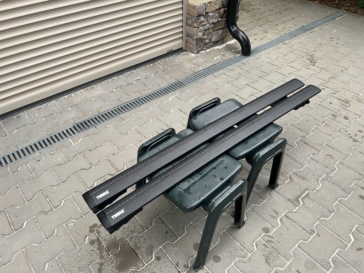 Thule windbar příčníky na střechu - černé provedení 135 cm - 2