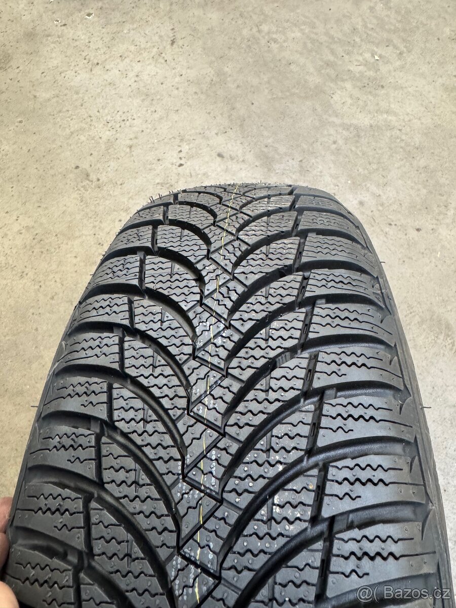 ZIMNÍ NEXEN 195/65R15 TOP STAV - 2