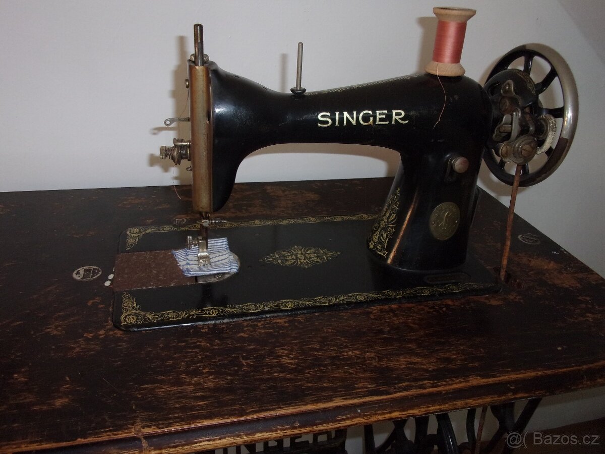 STARÝ ŠLAPACÍ ŠICÍ STROJ - SINGER - 2