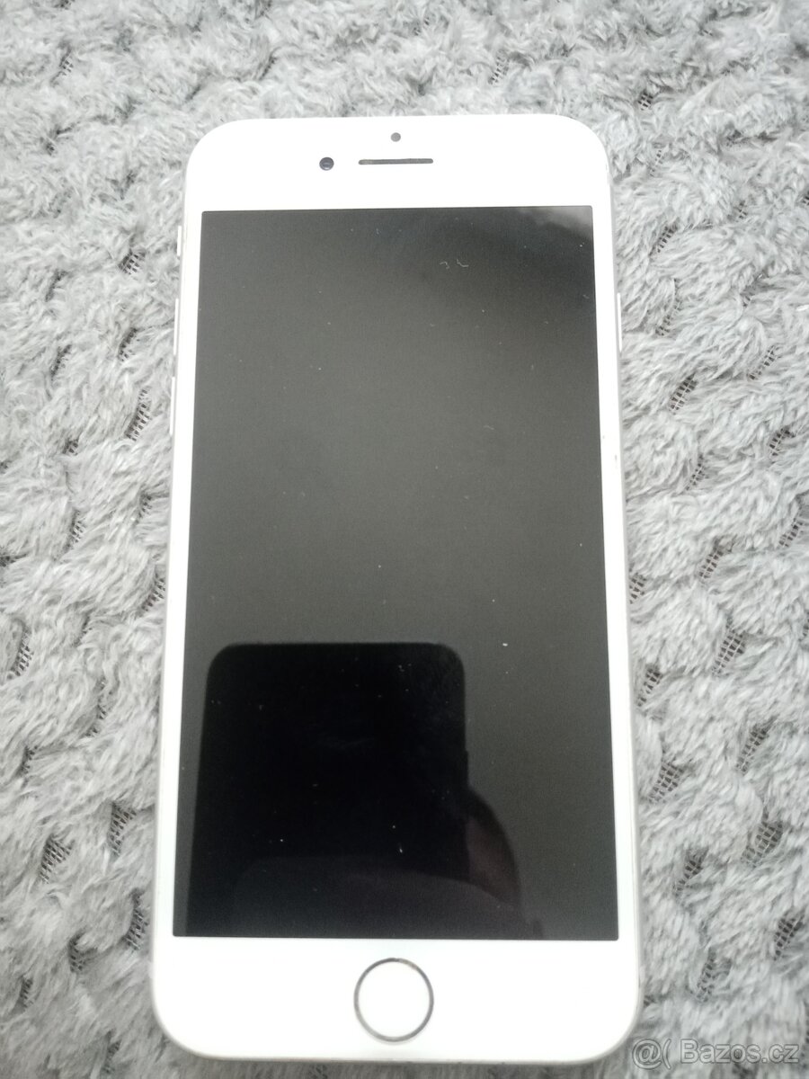 Iphone 8 na náhradní díly - 2