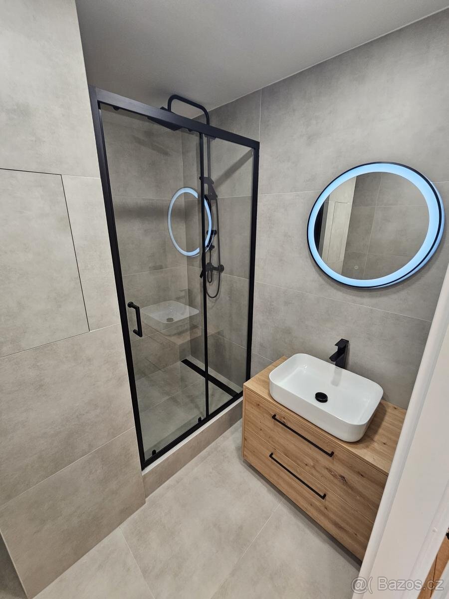 Pronájem bytu 1+1 v ulici U Zámeckého parku 2004 v Litvínově - 2