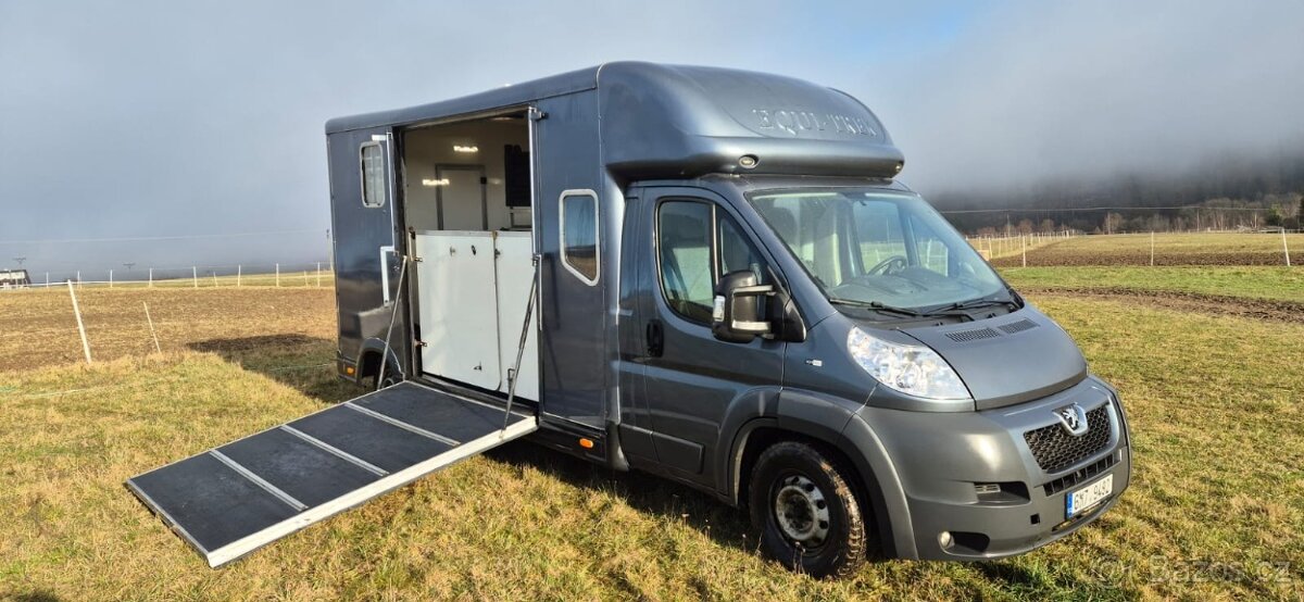 Přepravník na koně na podvozku Peugeot boxer - 2