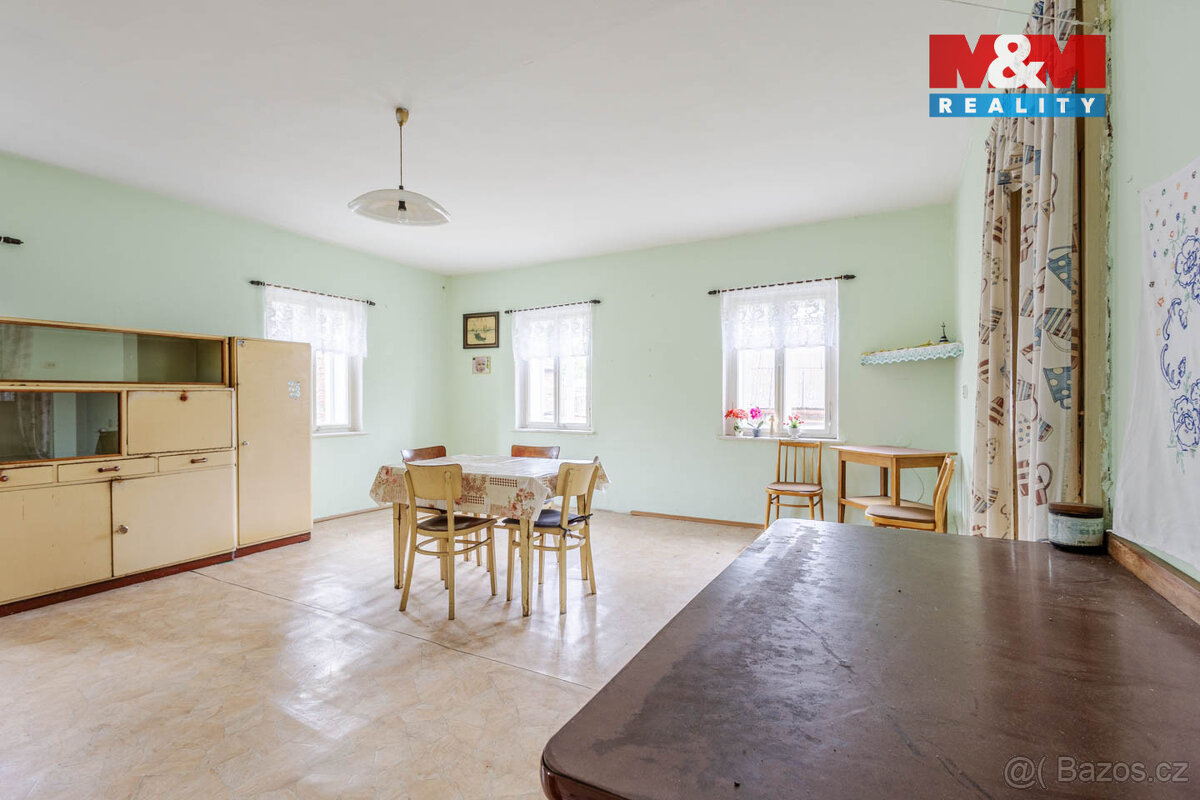 Prodej rodinného domu v Zahrádkách - Karasy - 2