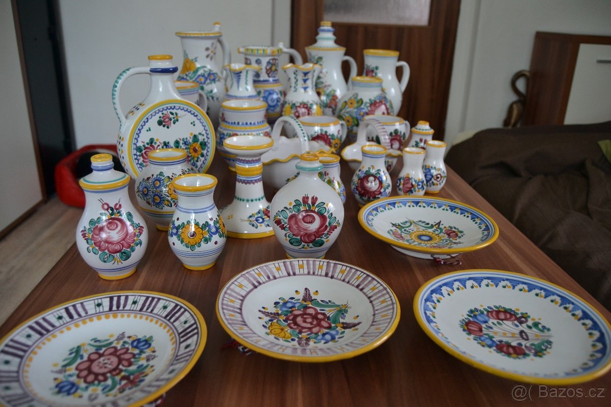 KRÁSNÁ TUPESKÁ KERAMIKA - rozsáhlá sbírka - 2