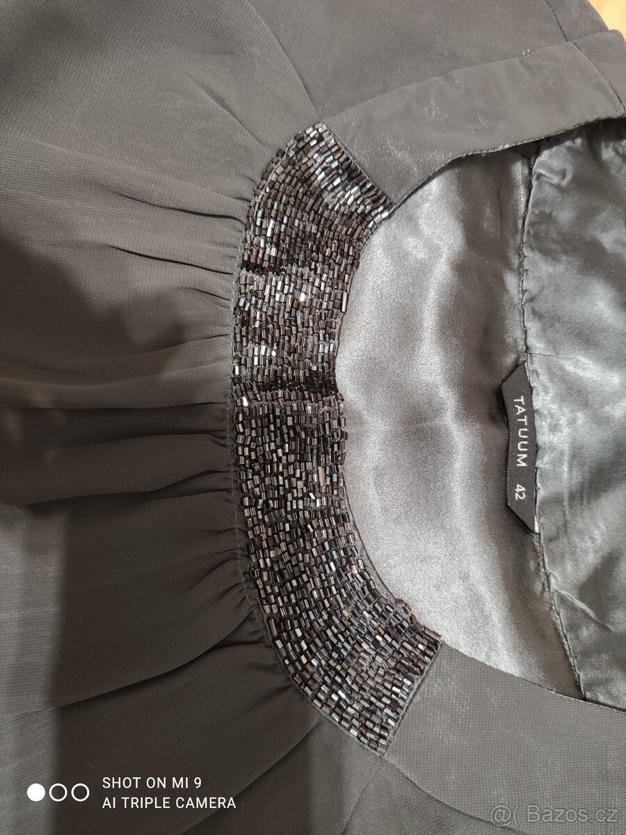 Šedé večerní šaty s kamínky značka TATUUM - 2