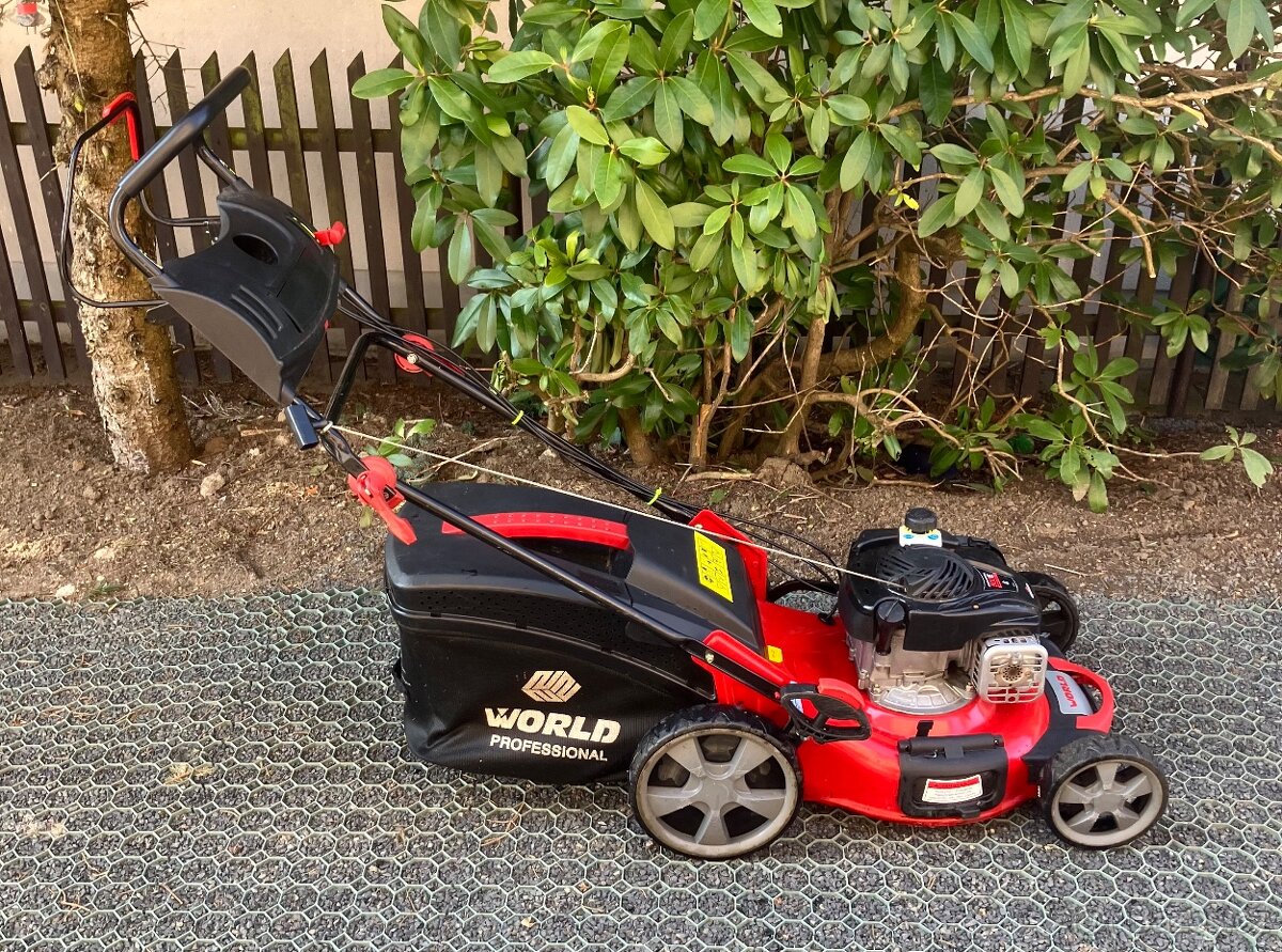 Benzínová sekačka World Professional 46P - 2
