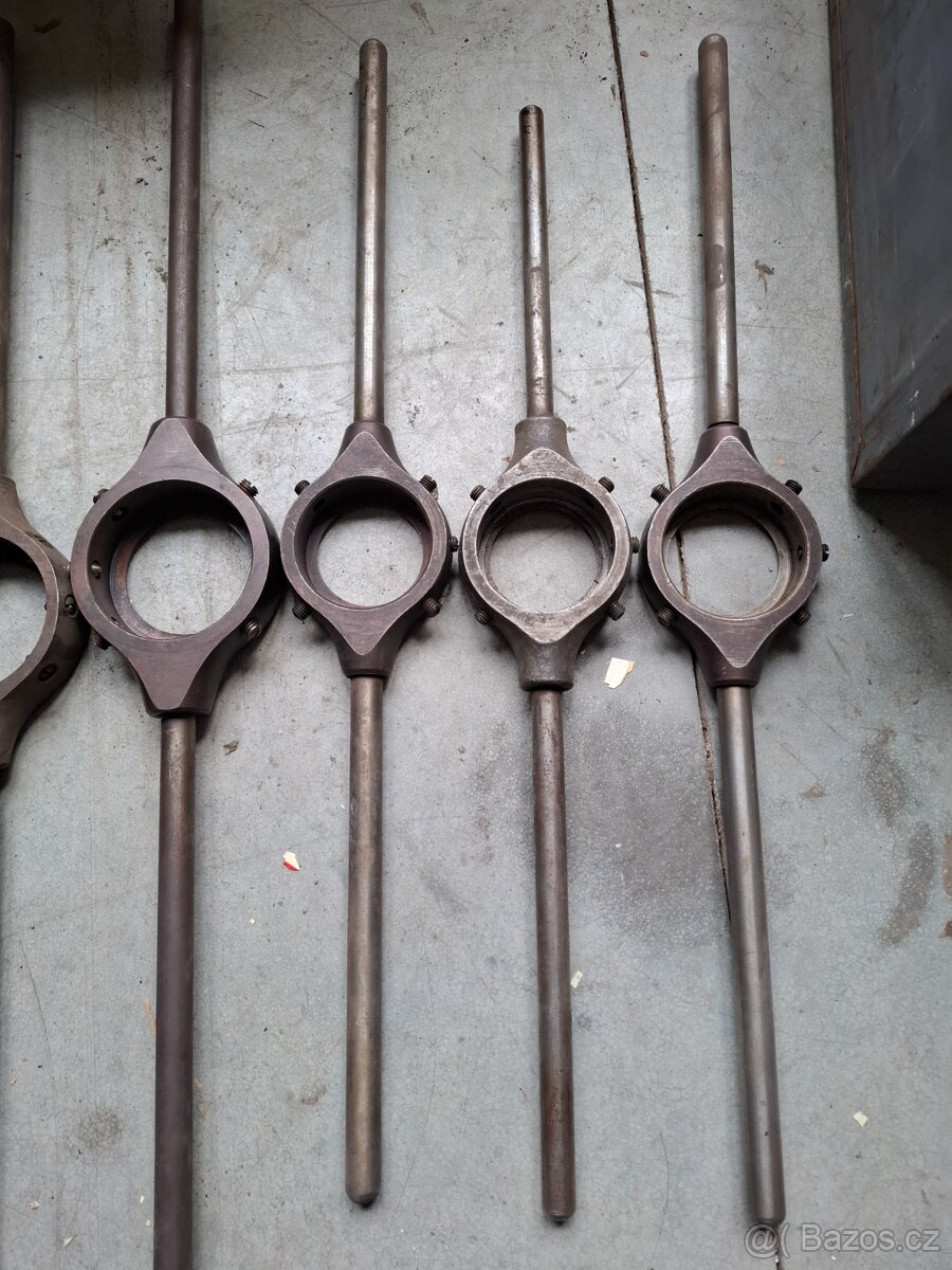 Vratidla na očka a závitníky - 2