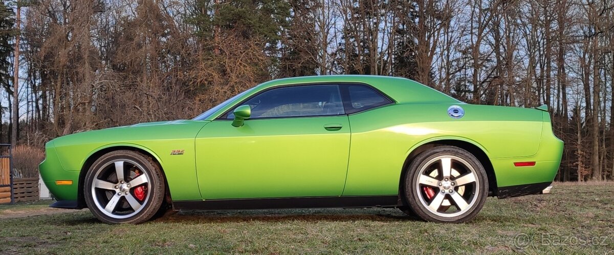 Dodge Challenger SRT8 - 2