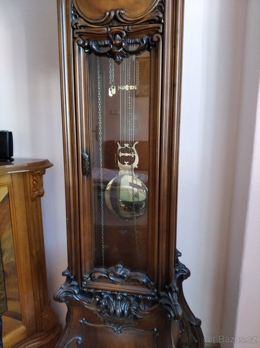 Podlahové hodiny. - 2