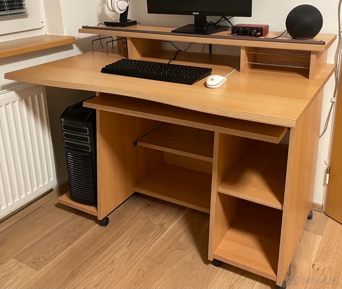 Psací / počítačový stůl na kolečkách - 2