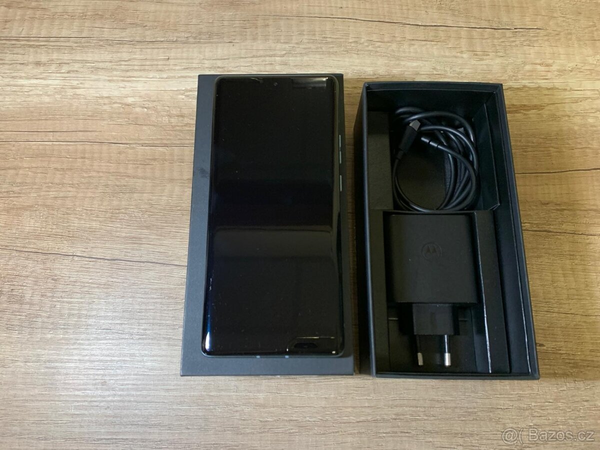 Motorola Edge 40 Pro 256 gb - 2