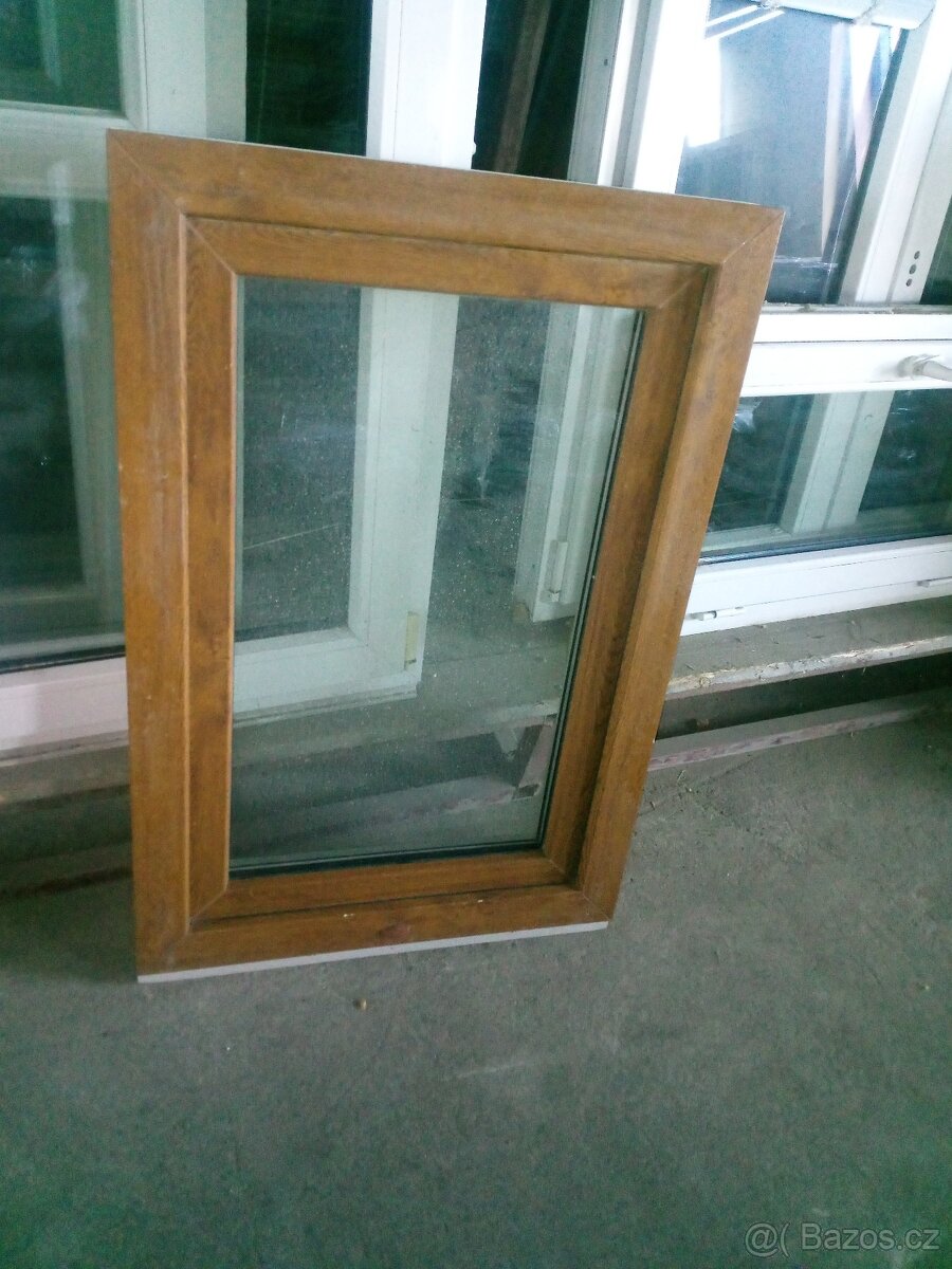 Plastové okno 89x101 polodekor, zlatý dub - 2