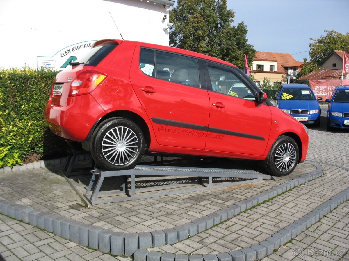 Fabia II 1,2-51 kW, 49.000,-Kč - 2
