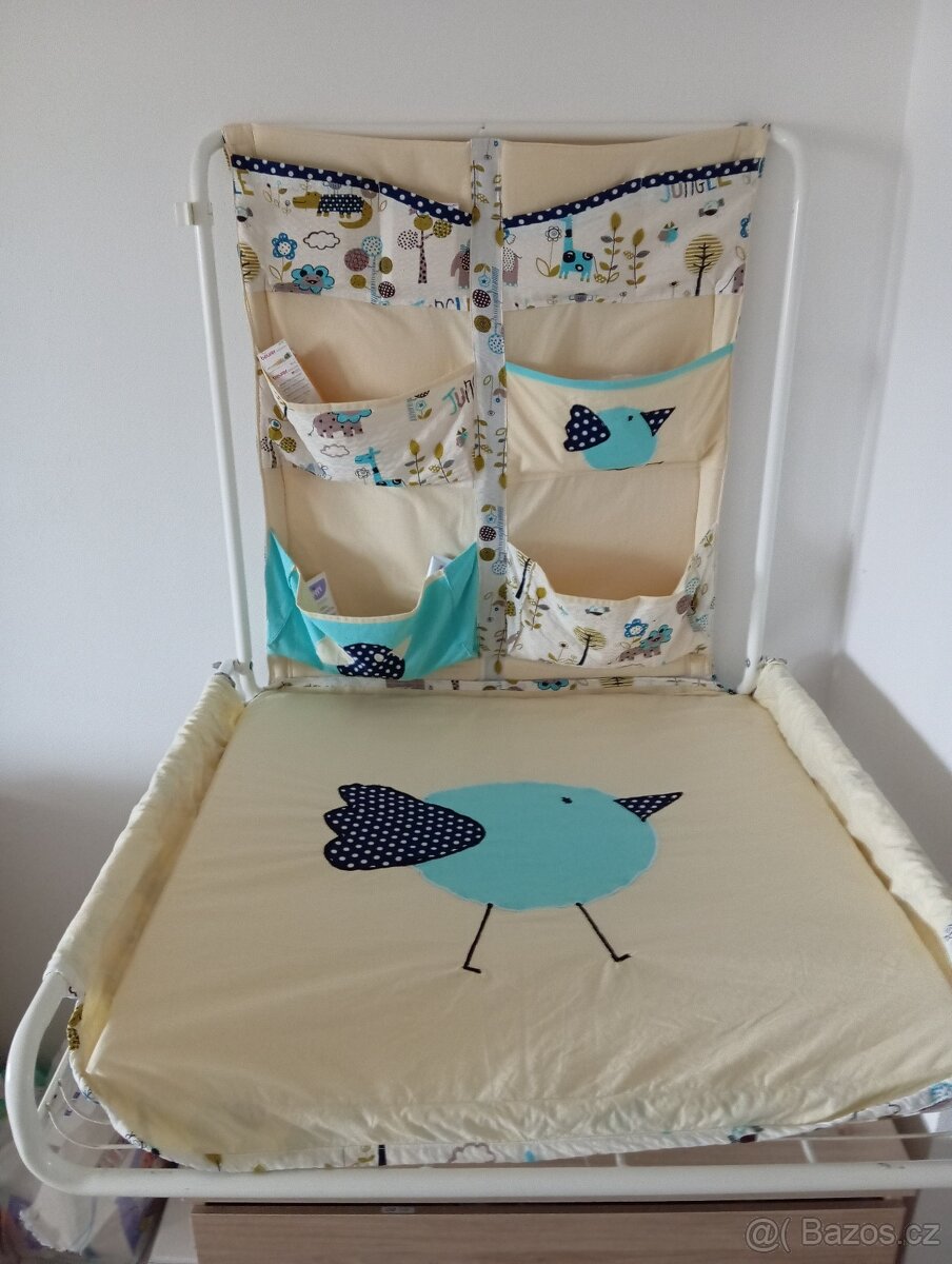 Nástěnný přebalovací pult - 2