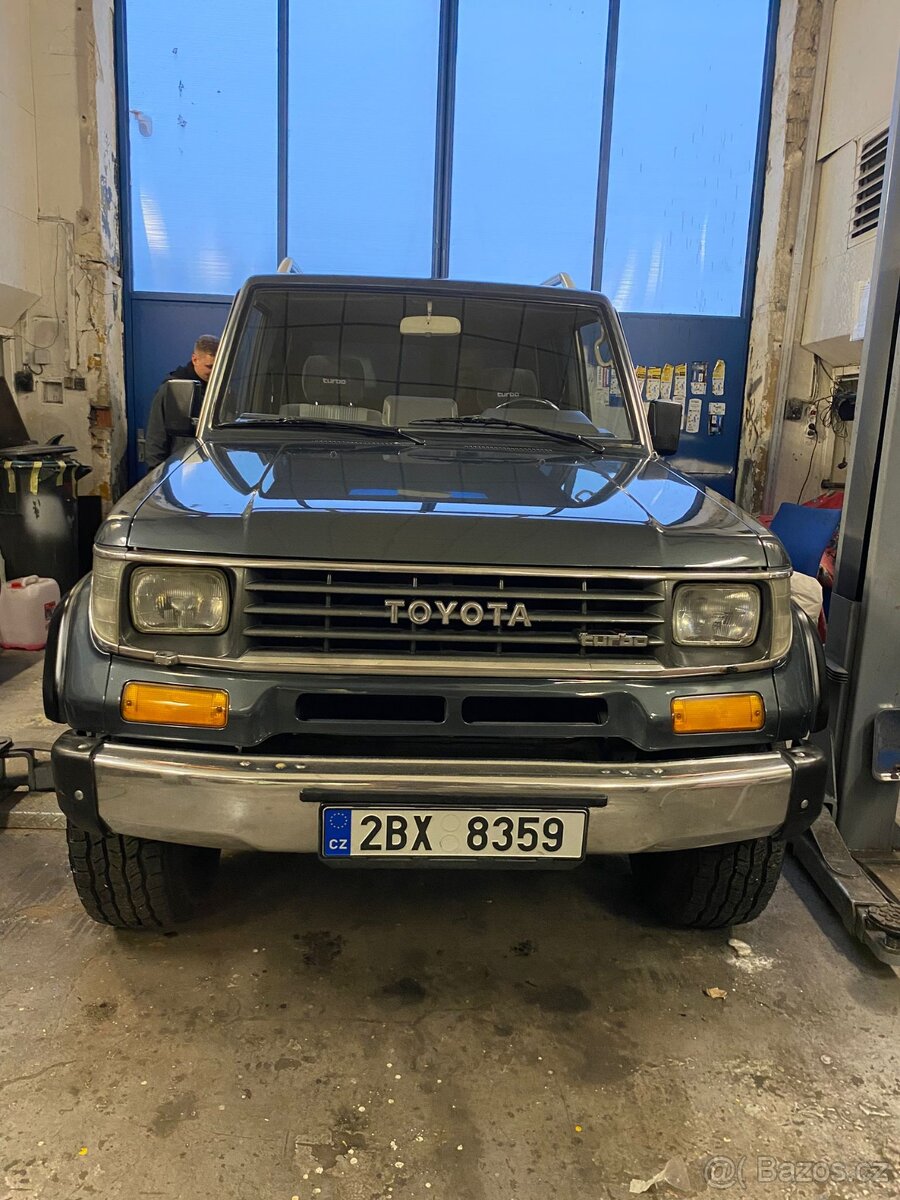 Toyota land cruiser 70 - 2