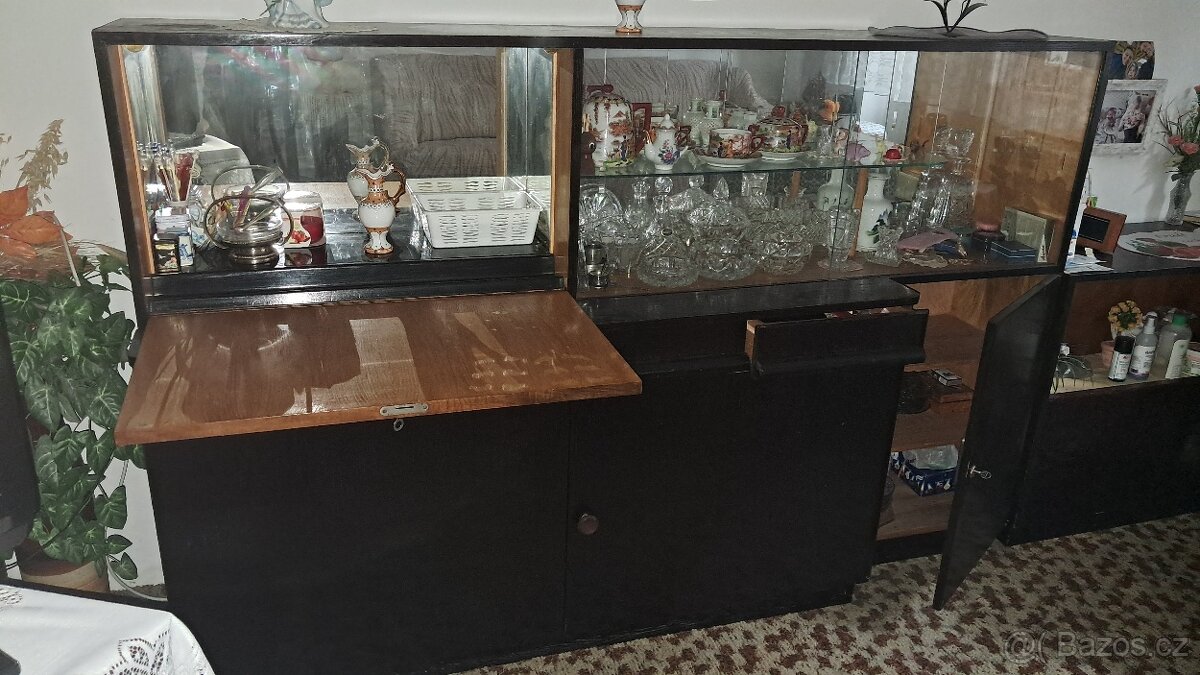 RETRO vitrínová skřínka s barem - 2