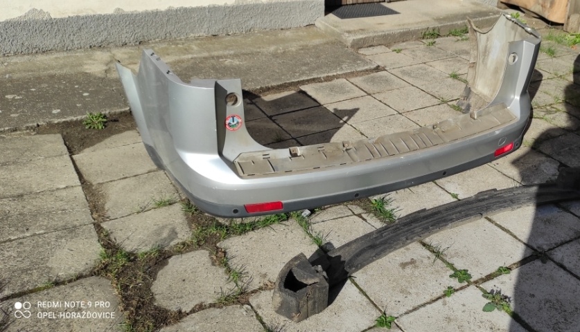 Zadní nárazník na Opel Vectra C combi - 2