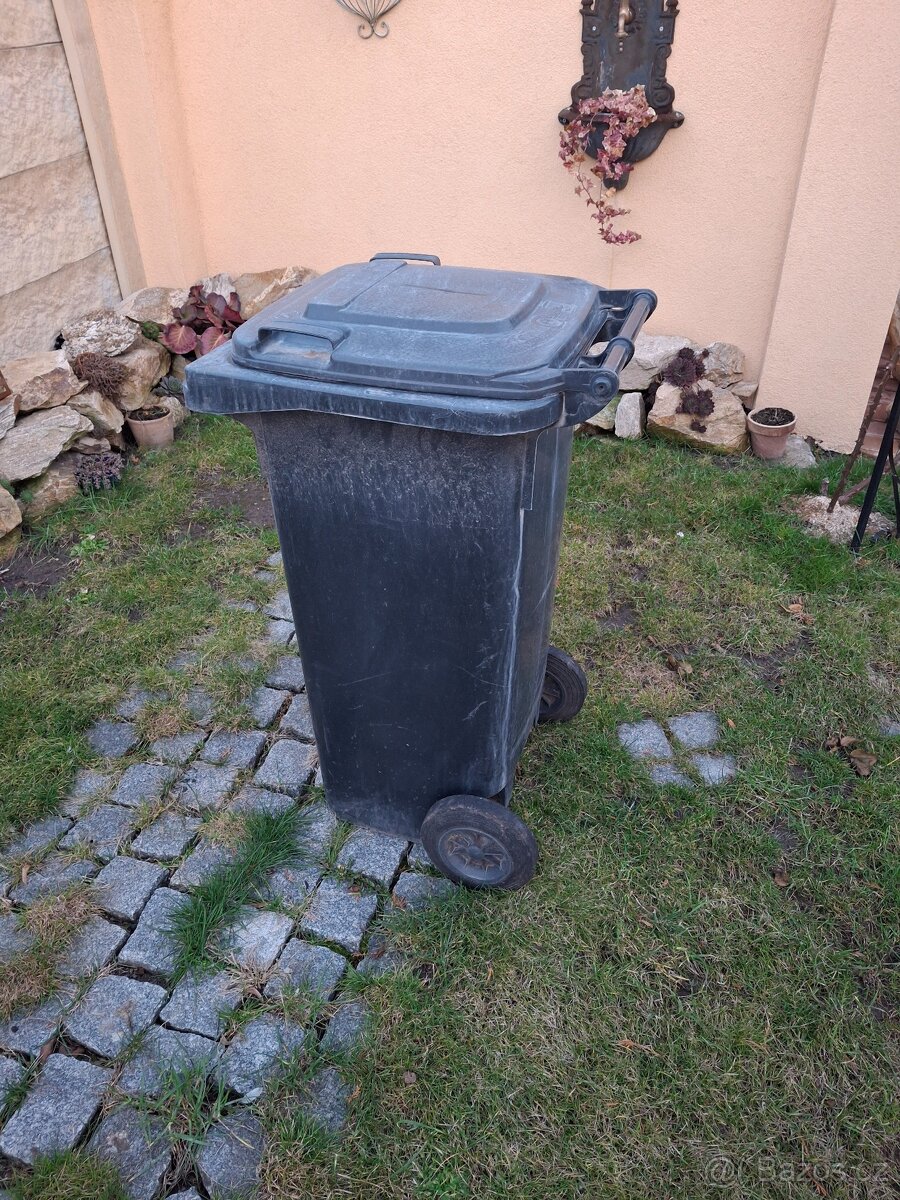 Popelnice 120l plastová - 2