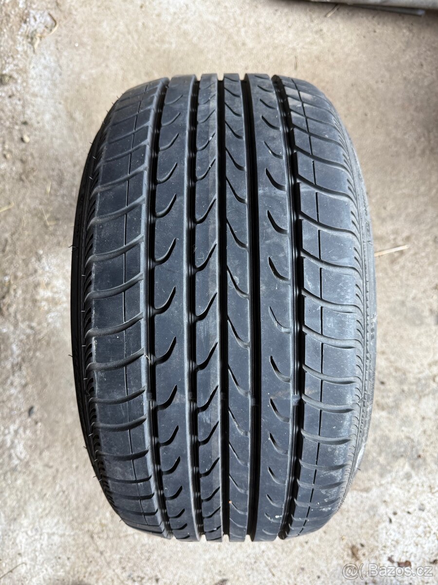 215/35 r16 pneu - 2