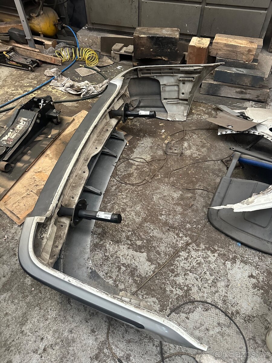 Bmw E46 touring zadní nárazník - 2