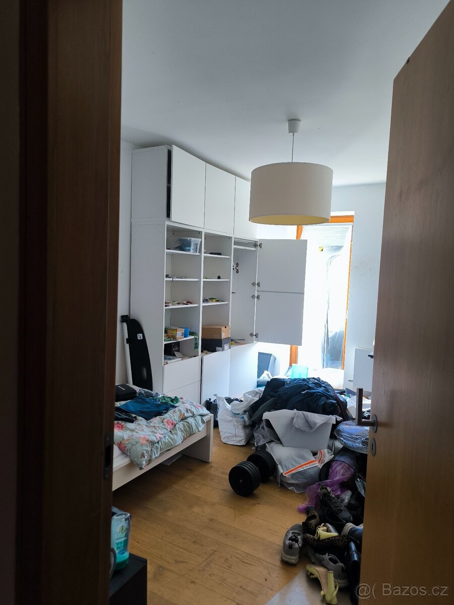 Krásná skříň Ikea - spěchá- stěhování - 2
