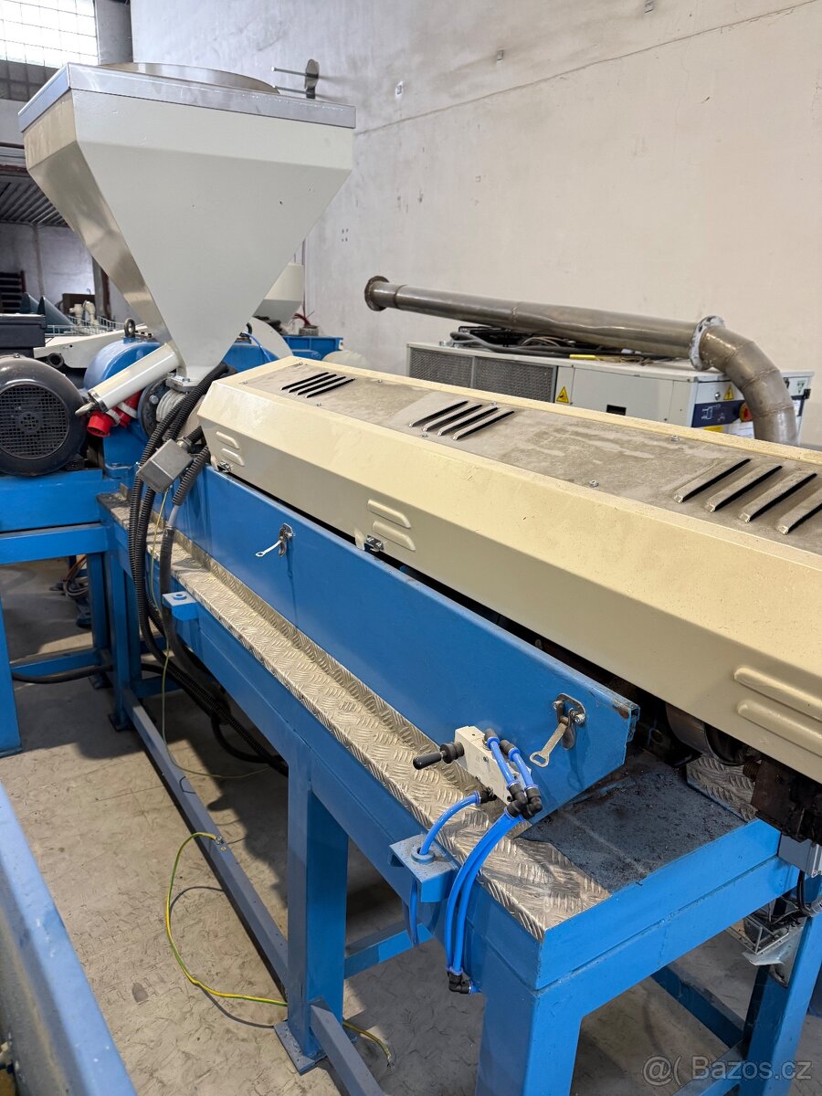 Regranulační linka Un-Mak - 2