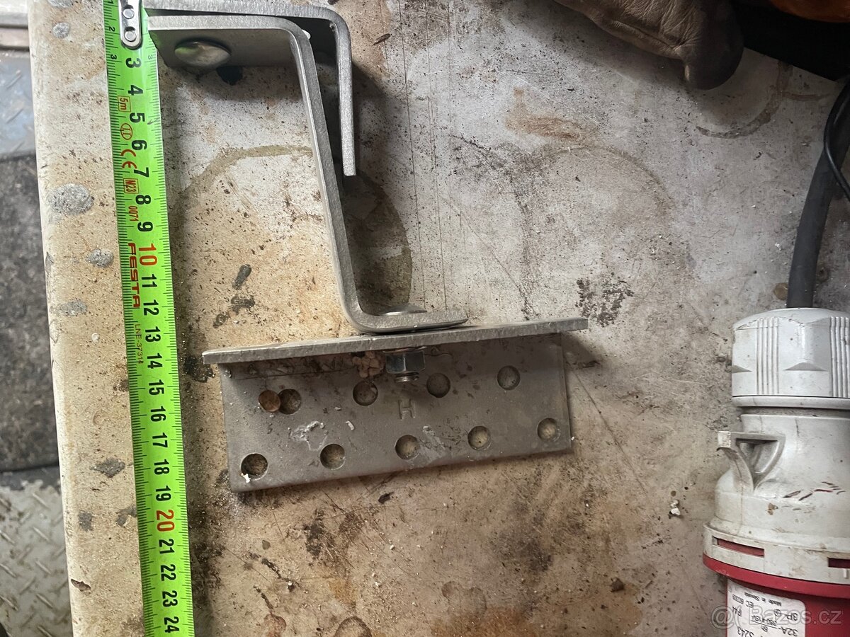 Nastavitelný hák - solární panel - 2