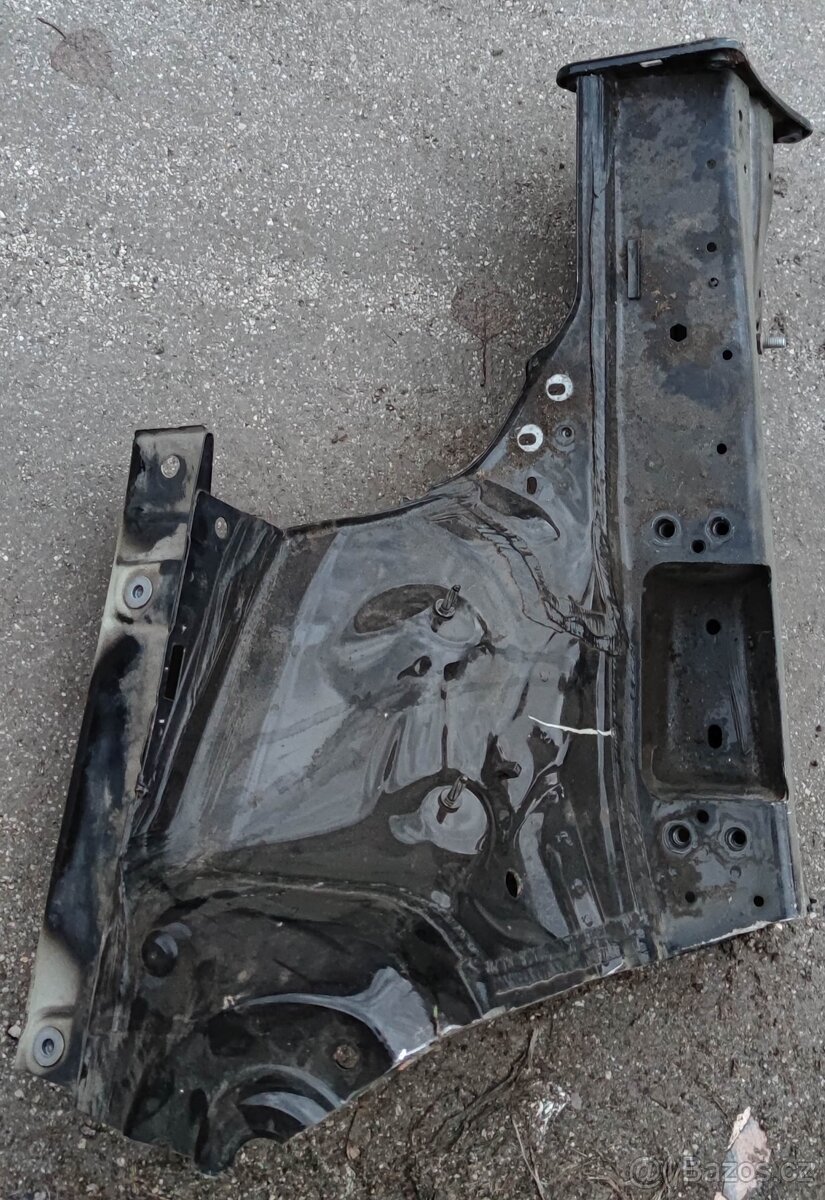 Štvrťka predna noha karoséria Octavia 3 Golf 7 - 2