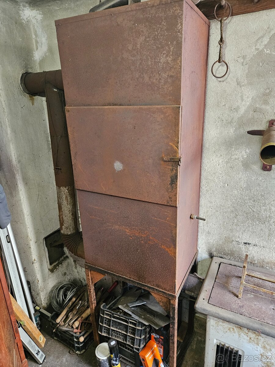 Plechová udírna - 2