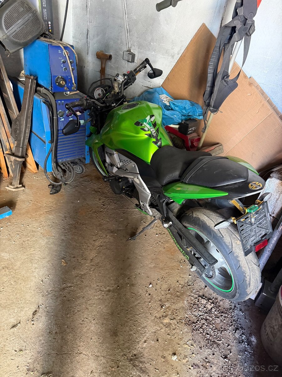 Kawsaki Z750 - 2
