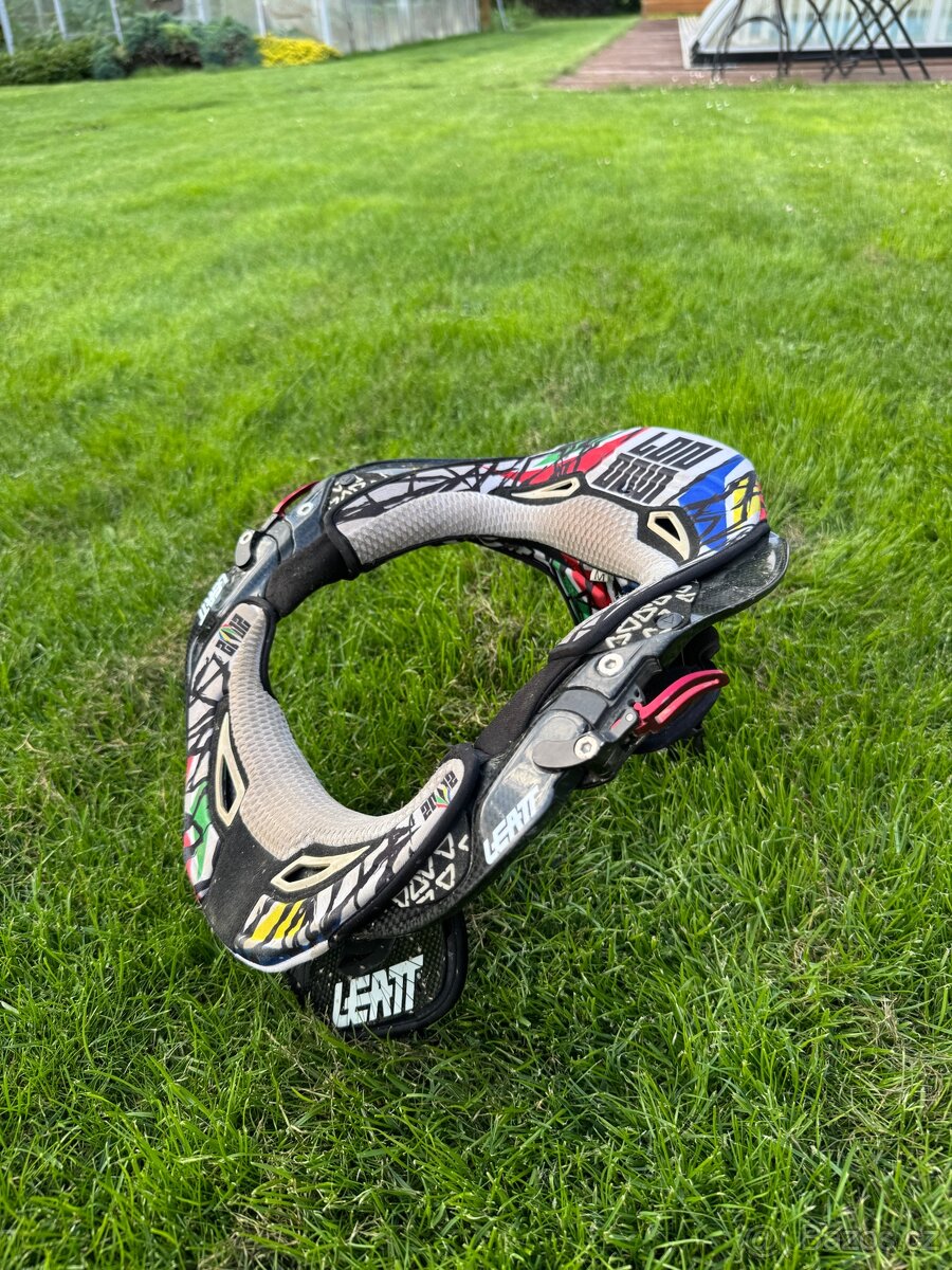 LEAT DBX Pro - chránič krční páteře - 2